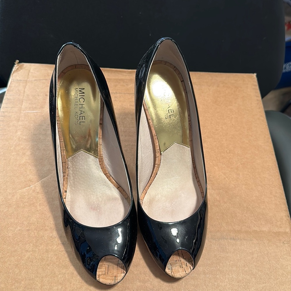 Michael Kors peep toe pump